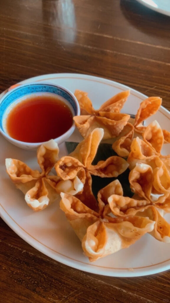 crab wontons with sweet chili sauce Thai restaurant Winnipeg